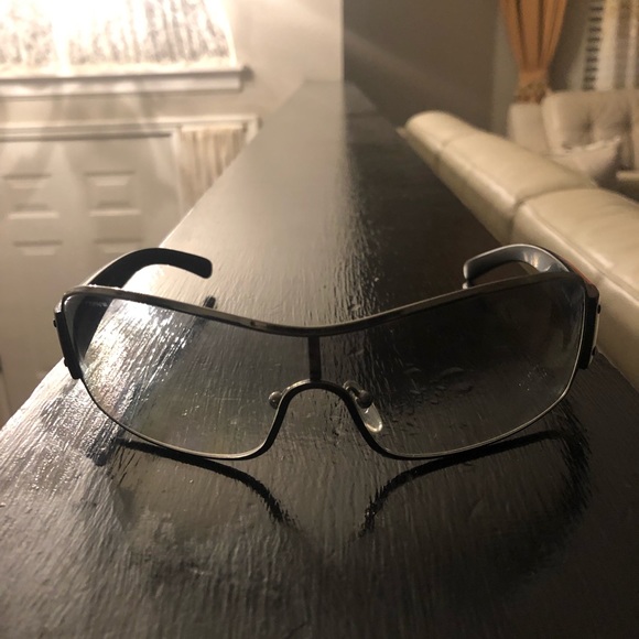 Prada sunglasses (polarized) - Picture 7 of 8